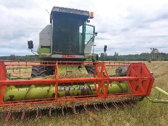 CLAAS DOMINATOR 140