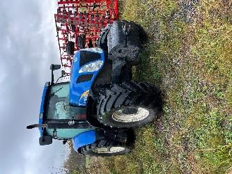 New Holland T7060