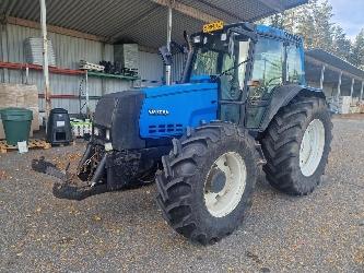 Valtra 6850 + ETUNOST+EK-IRTONA