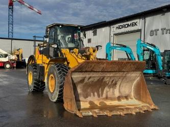 CAT 966M