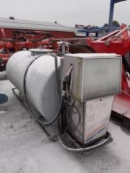 Farmarisäiliö 2700L sähköpumpulla