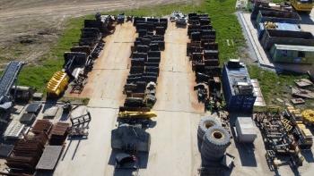 QUICK COUPLERS & BUCKETS (+200 units)