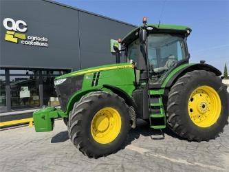 John Deere 7215R