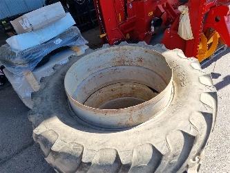 DUBBELMONTAGE 520/70 R38 BKT