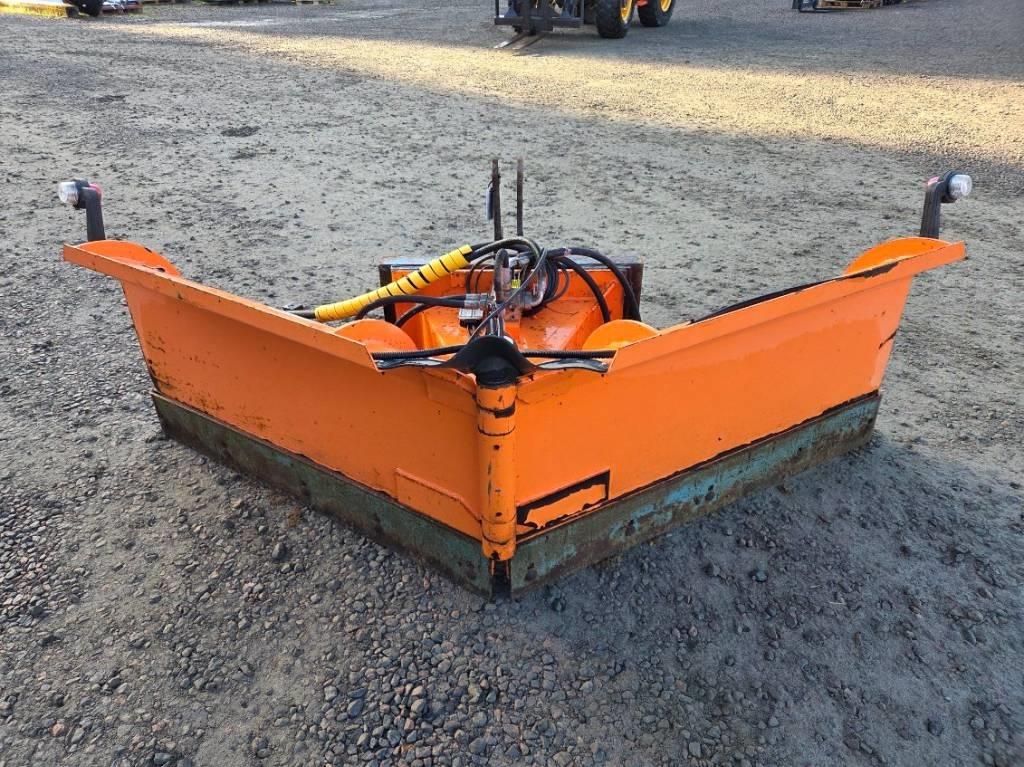 Pronar PUV 2800 Snöblad och plogar