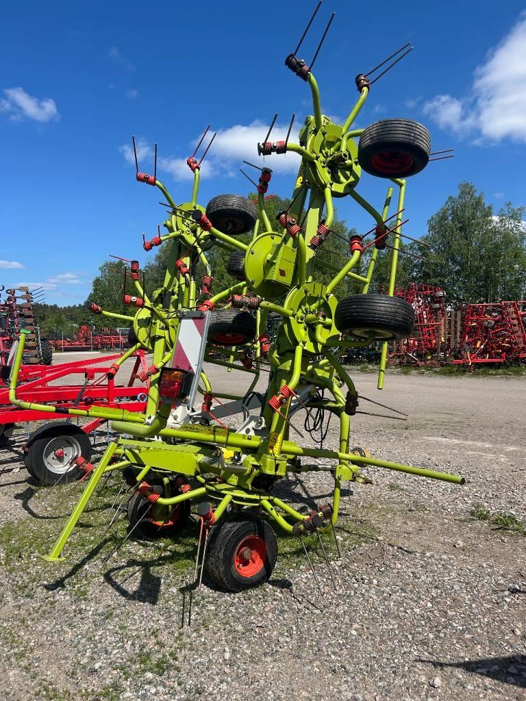 CLAAS Volto 870 Rakes and tedders
