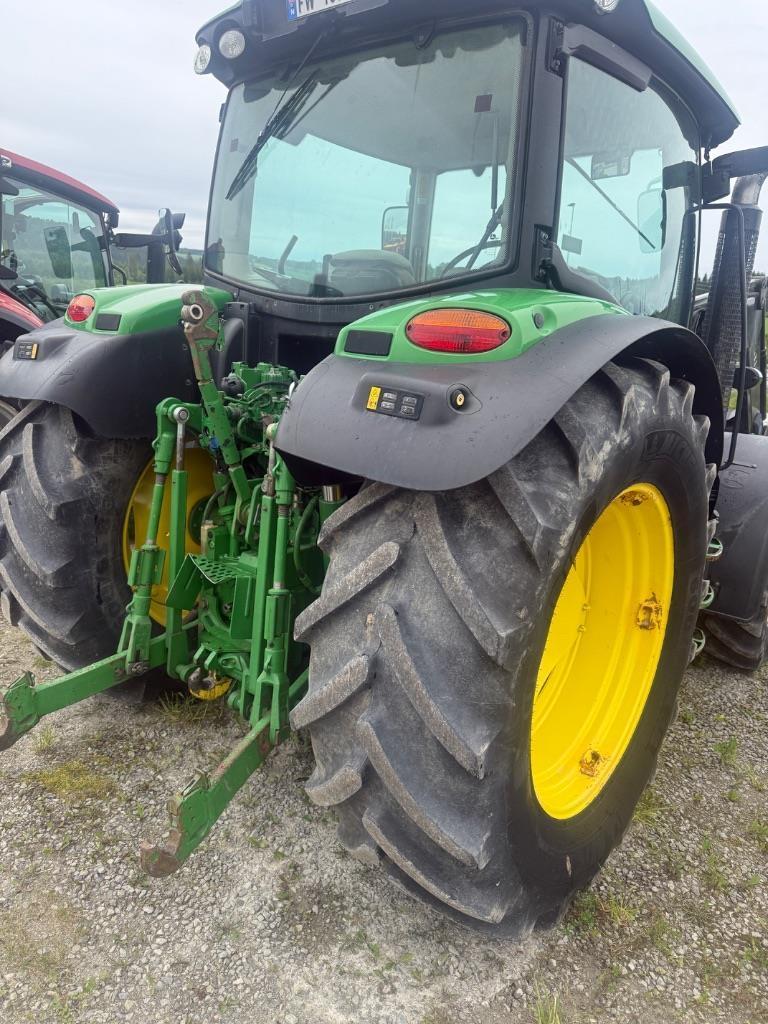 John Deere 6115 R Tractors