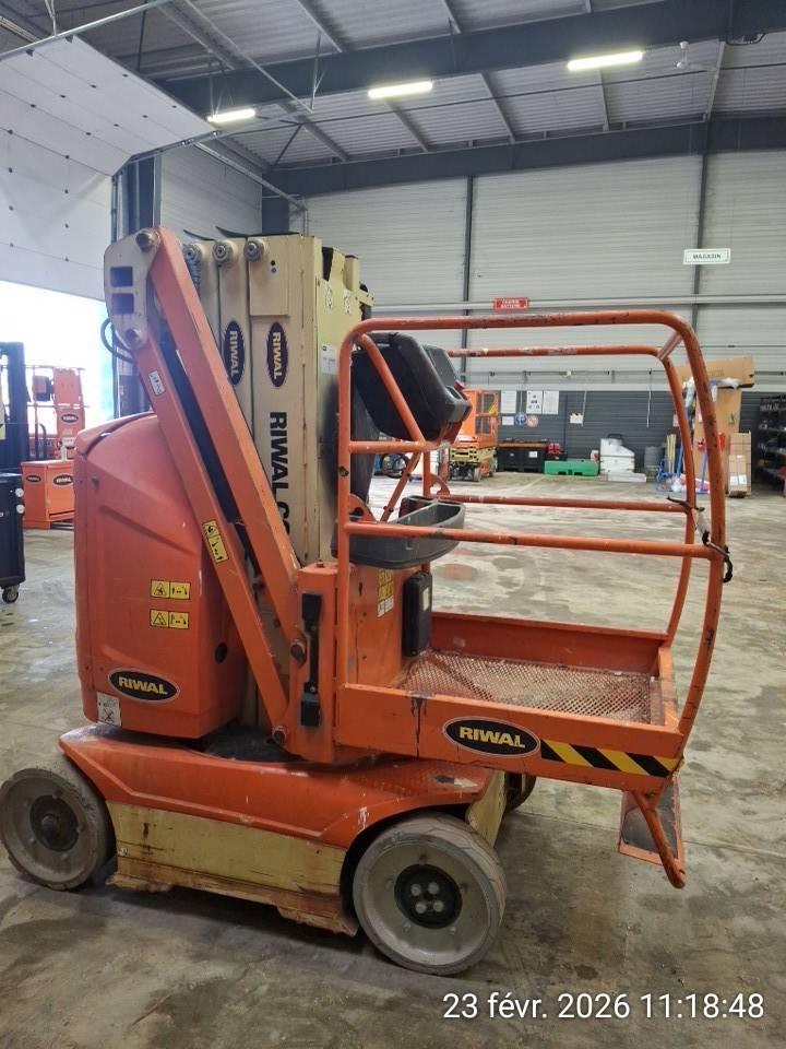 JLG Toucan 8 E Vertical mast lifts