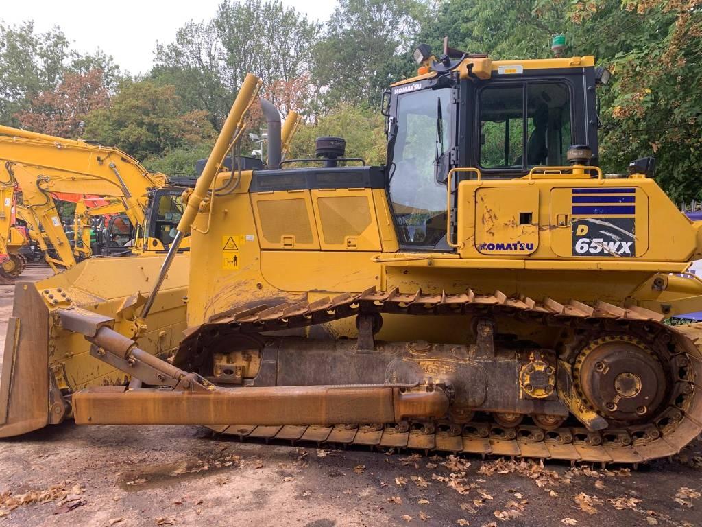 Komatsu D65WX-18 Crawler dozers