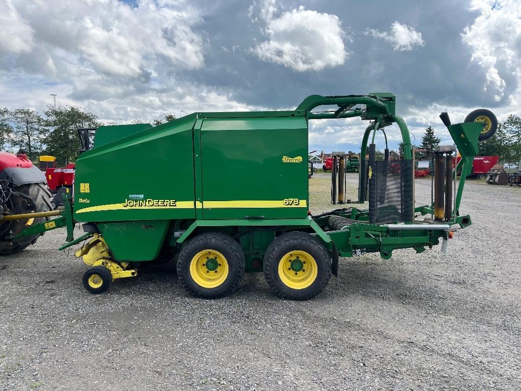 John Deere 678 Round balers