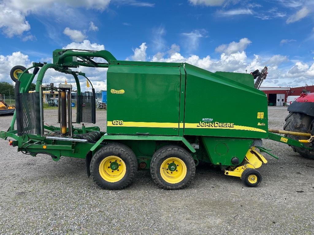 John Deere 678 Round balers