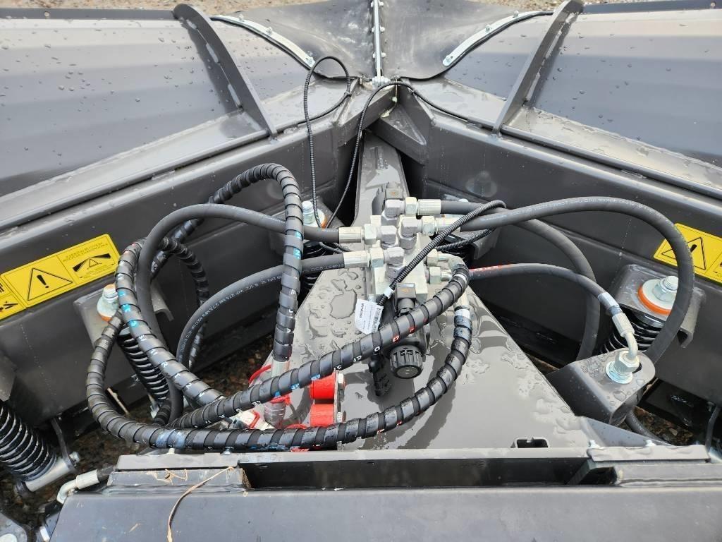 Pronar PUV 3300 M Snöblad och plogar