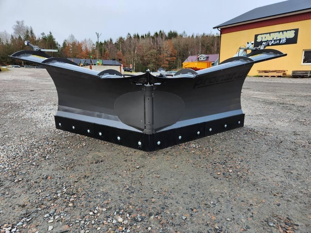 Pronar PUV 3300 M Snöblad och plogar