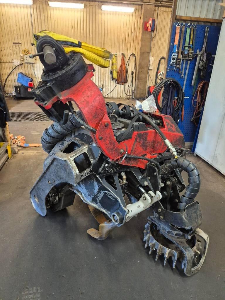 Komatsu C124 Skördaraggregat