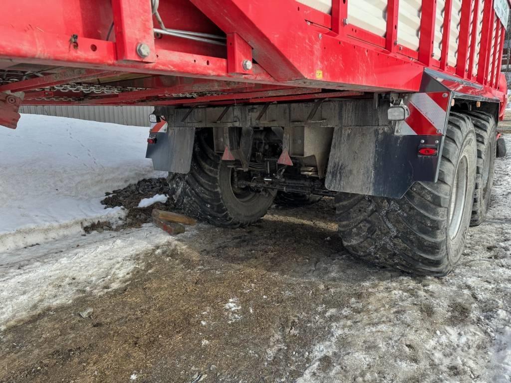 Pöttinger Torro 8010 D Combiline Hackvagn / Självlastarvagn