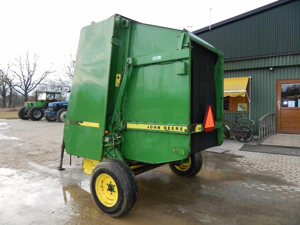 John Deere 550 Rituļu preses
