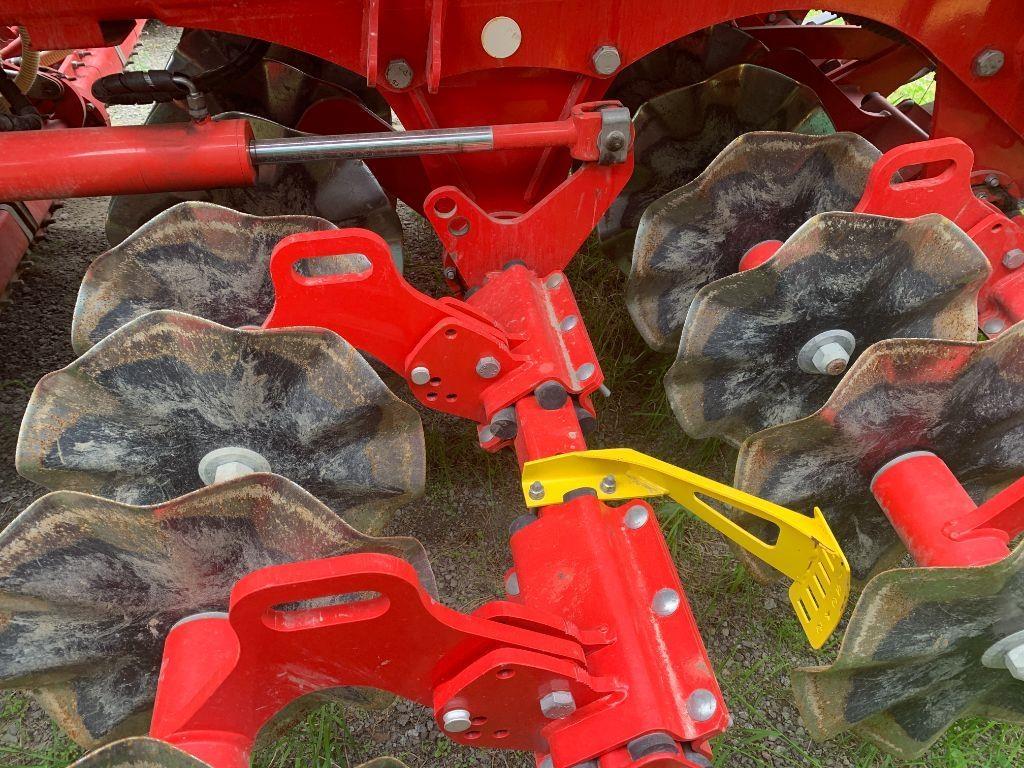Pöttinger Terrasem C6 Fertilizer med frösålåda Seminatrici combinate