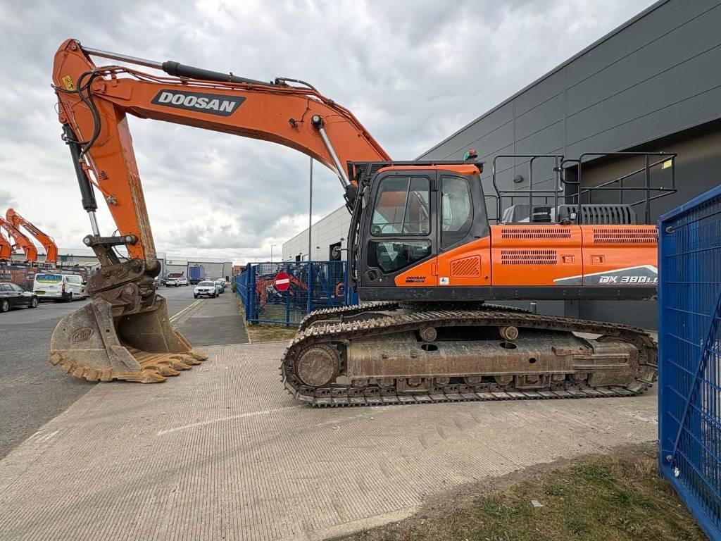 Doosan DX 380 LC Crawler excavators