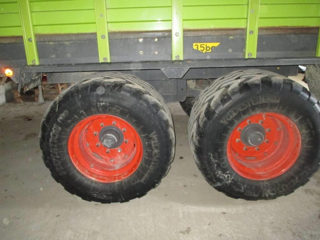 CLAAS Quantum 4700 Self loading trailers