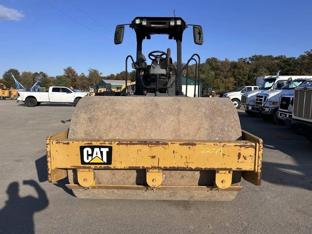 CAT CAT CS54B | 2015 | 5,099 hrs| Available for Export Single drum rollers