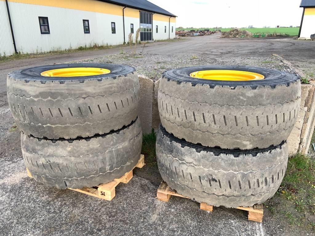 Bridgestone 4 st beg 600 breda däck m fälg till Volvo L90H Däck, hjul och fälgar