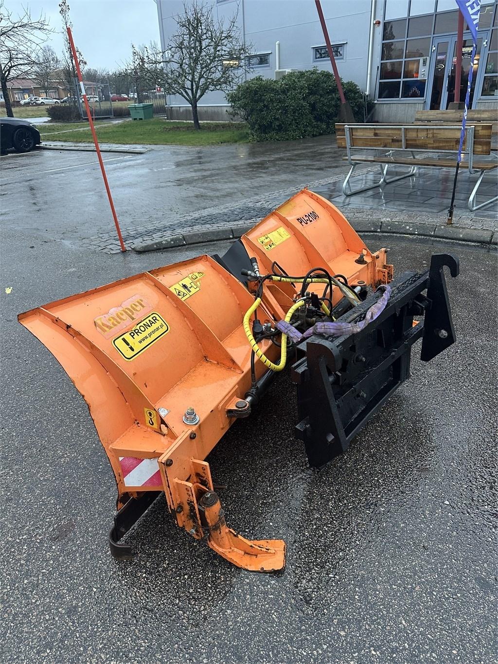 Pronar PU 2100 Snöblad och plogar