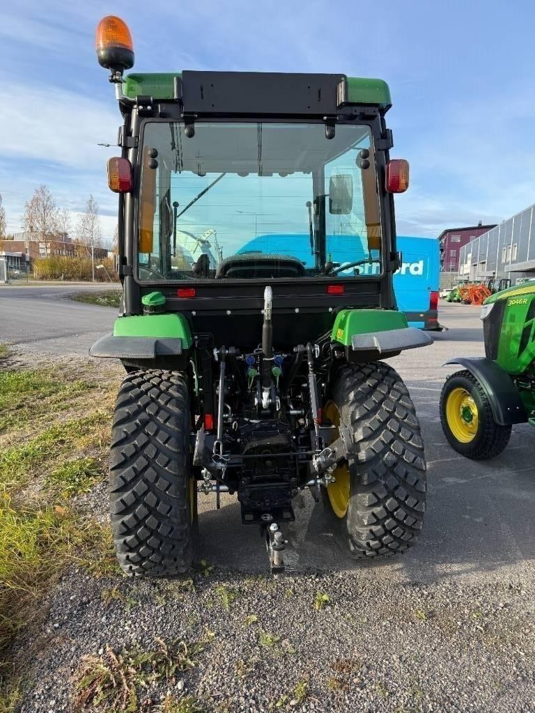 John Deere 2032 R Kompaktlastare