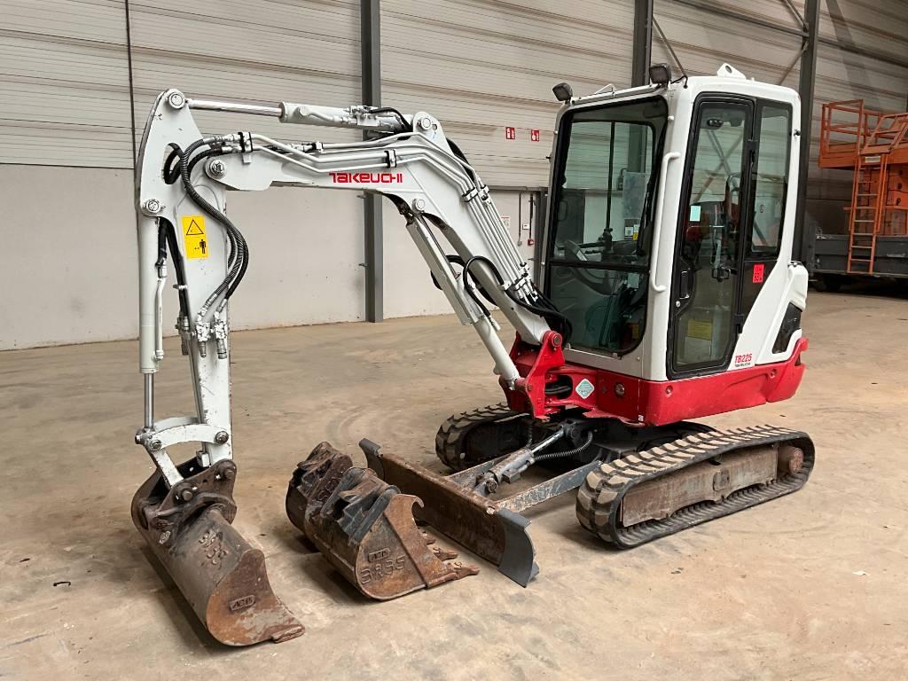Takeuchi TB 225 Minibagger < 7t