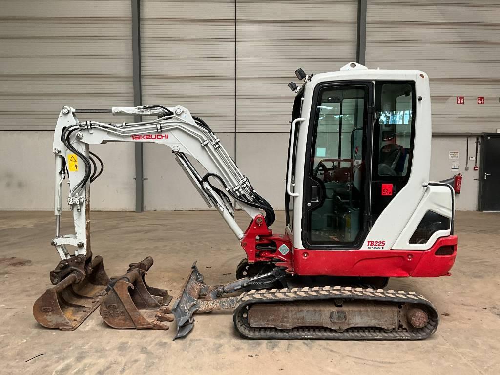 Takeuchi TB 225 Minibagger < 7t
