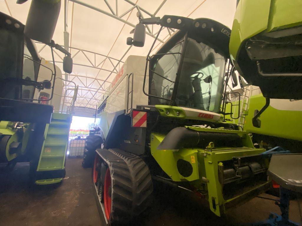 CLAAS Lexion 8800 TT Combine harvesters