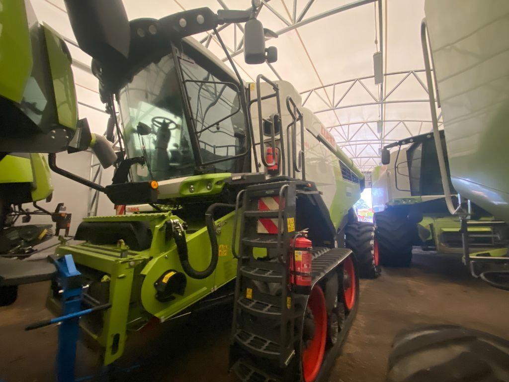 CLAAS Lexion 8800 TT Combine harvesters