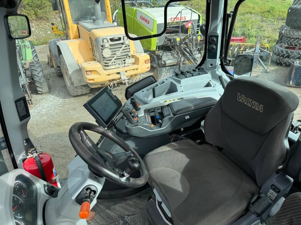 Valtra T 254 Versu Tractors
