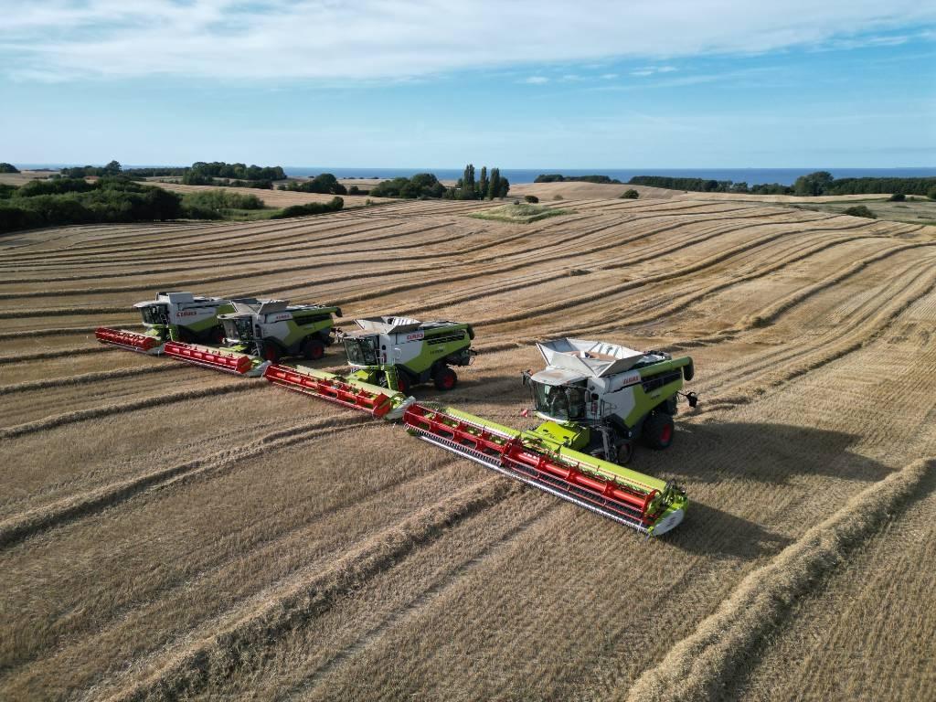 CLAAS Lexion 7700 - 4 WD Combine harvesters
