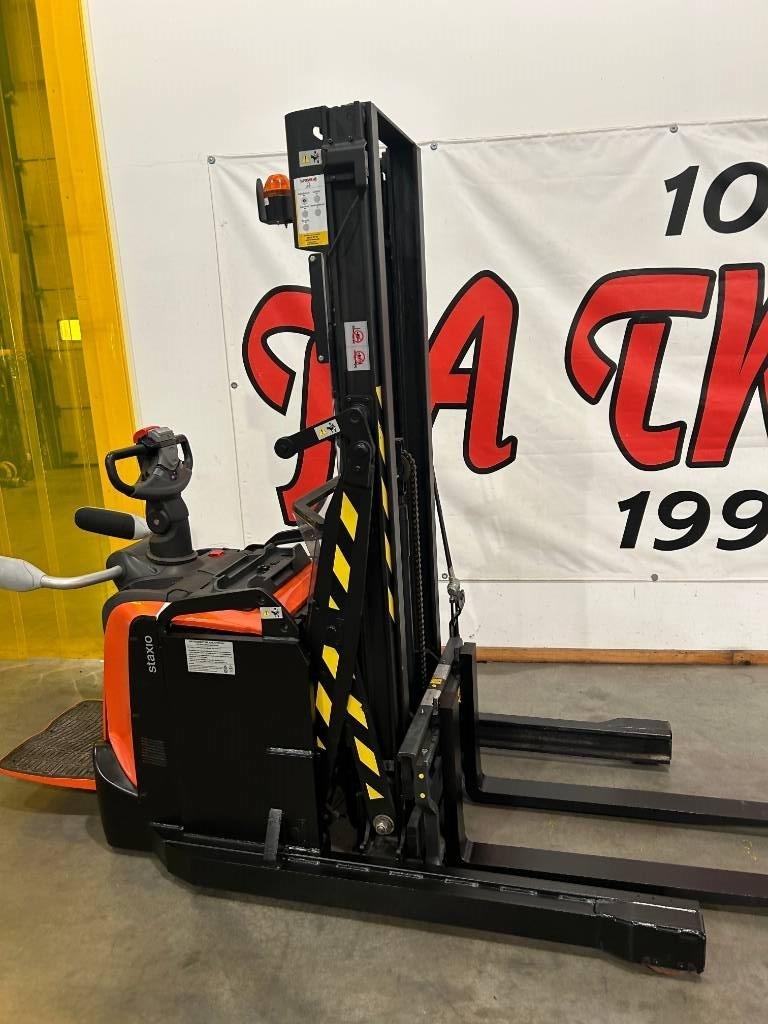 BT SPE120XR. Ledstaplare utskjut 1200kg. 3300mm Pedestrian stackers