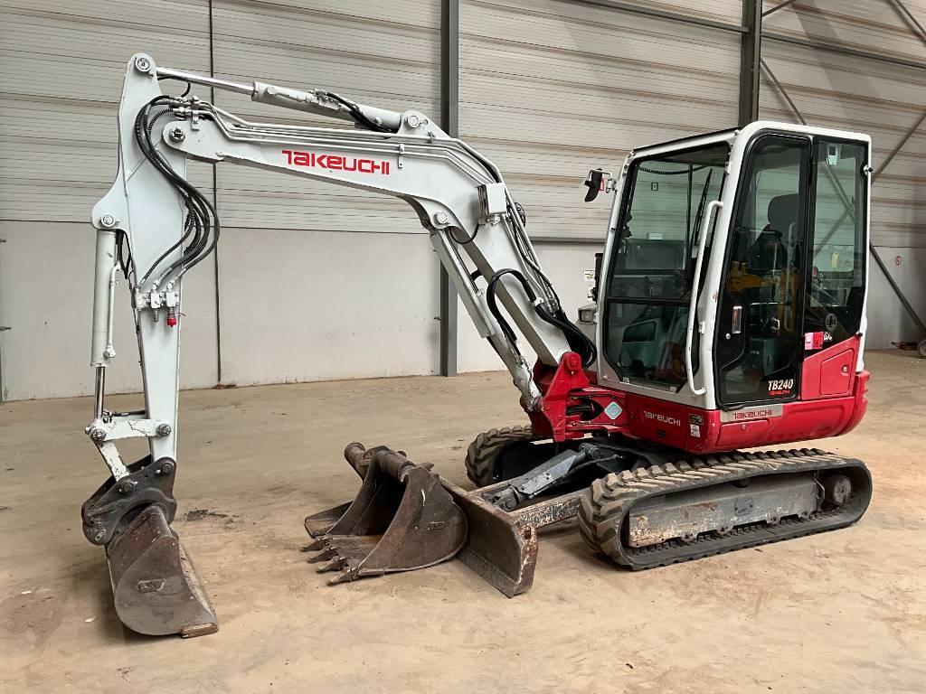Takeuchi TB 240 Minibagger < 7t