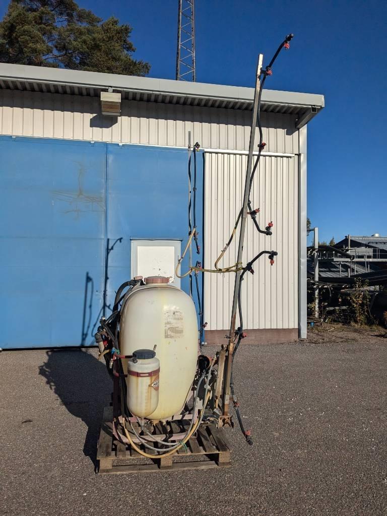 Hardi NK 600 Mansikkapuomistolla Irroratori montati