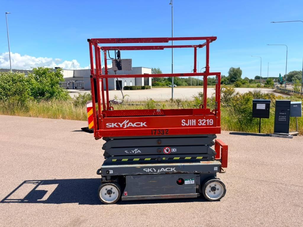 SkyJack SJ III 3219 Saxliftar