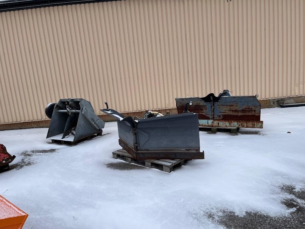 Snöblad & plogar Sandspridare Snöblad och plogar