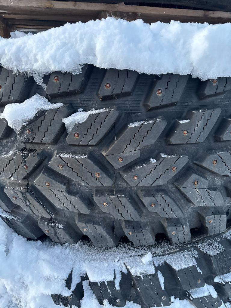 Nokian TRI2 Sonstige Landmaschinen