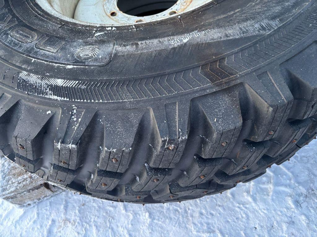 Nokian TRI2 Sonstige Landmaschinen