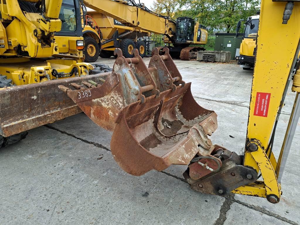 Komatsu PW 118 MR-8 (+ 3 buckets) Pelle sur pneus
