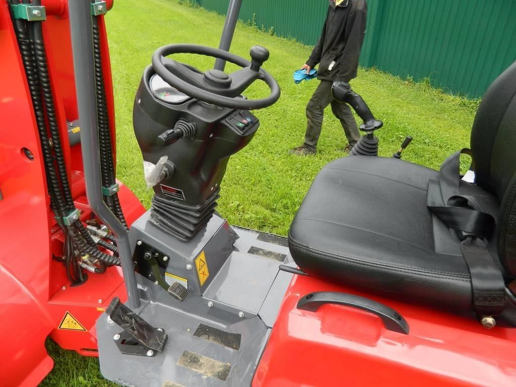 Attack 810 K33 Frontālie iekrāvēji un ekskavatori