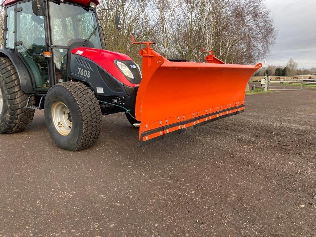 Ditch Witch Tomlinson 8 ft hydraulic snow plough Sweepers