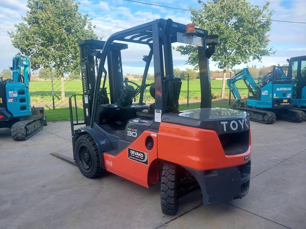Toyota 52-8 FDF 30 Diesel forklifts