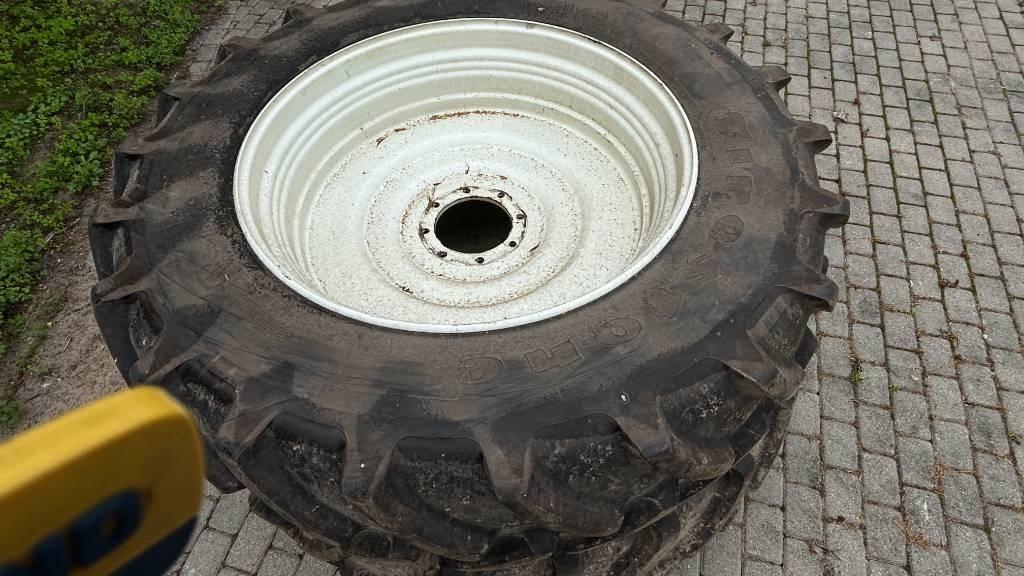 New Holland T 7.175 Traktori