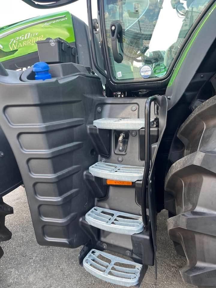Deutz-Fahr 7250 TTV Warrior Traktorer
