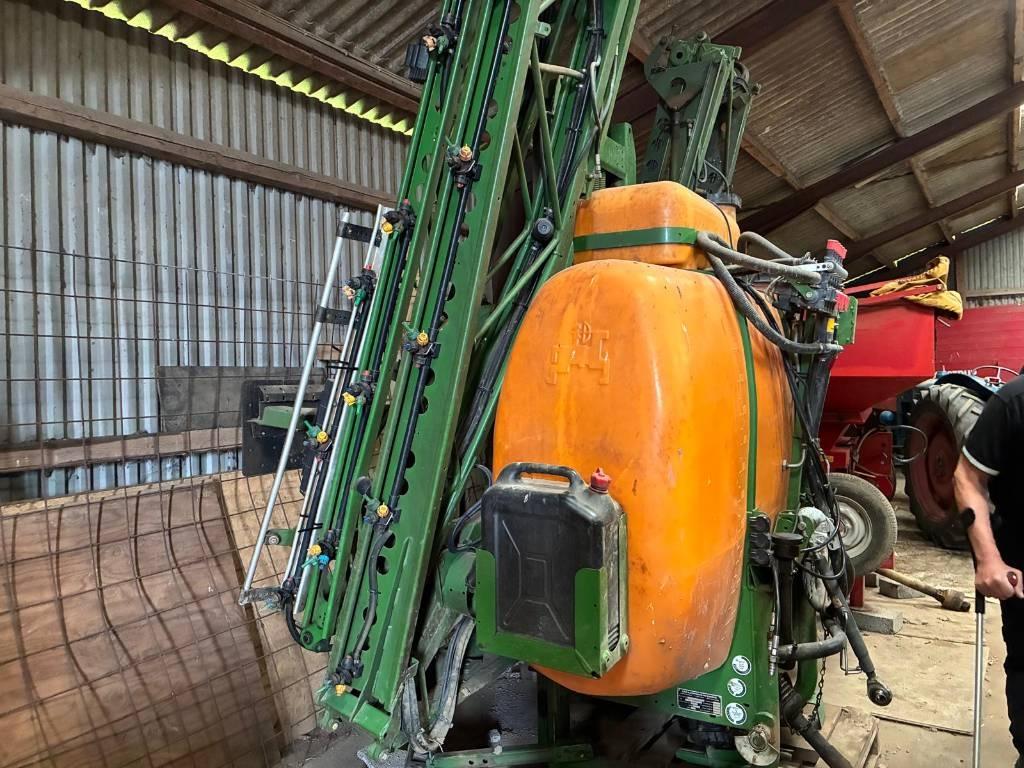 Amazone UF 1200 Mounted sprayers