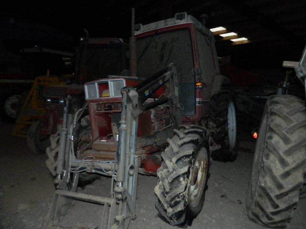 International 844 AXL Traktori