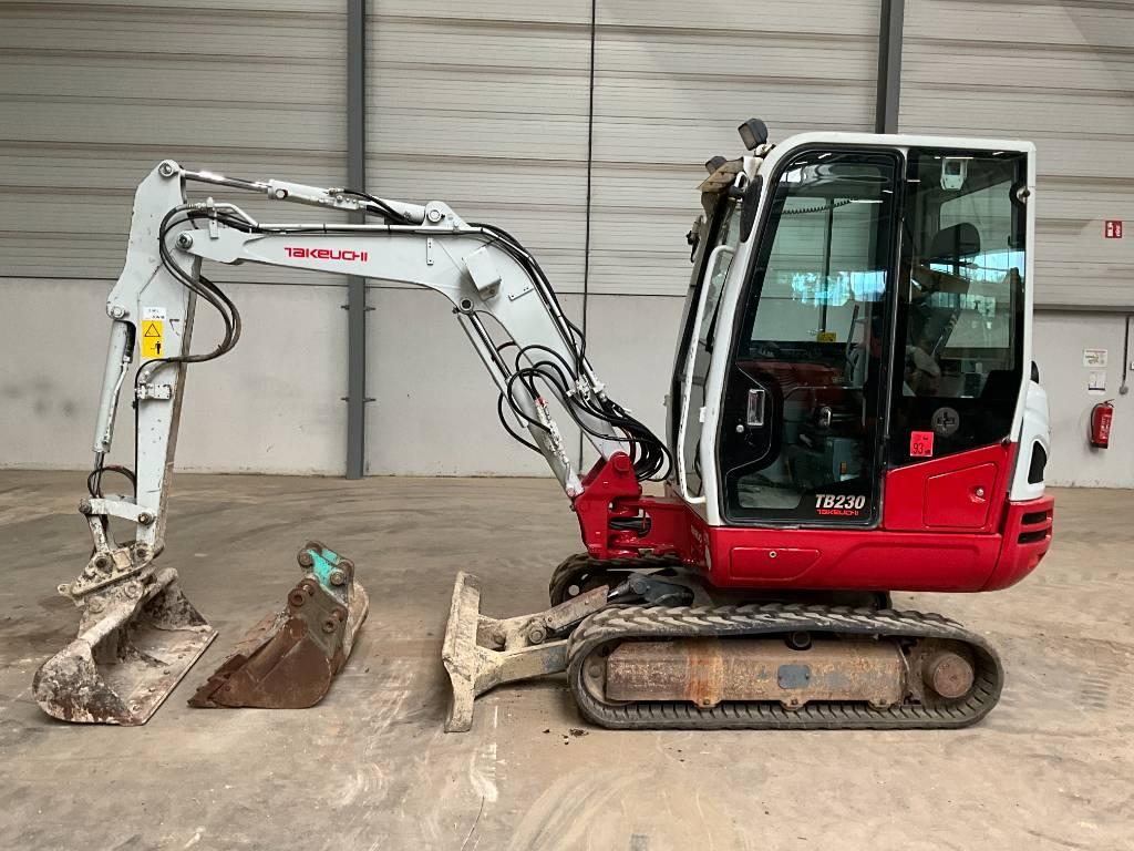Takeuchi TB 230 Minibagger < 7t