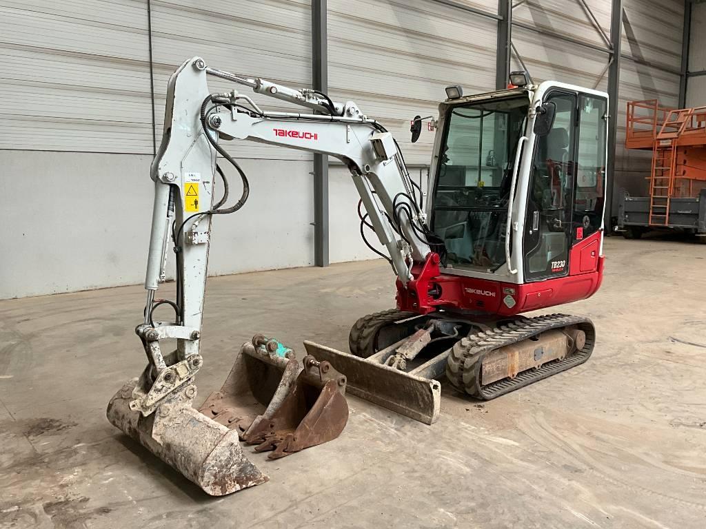 Takeuchi TB 230 Minibagger < 7t